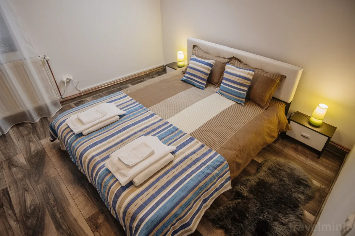 Camera dublă deluxe la Casa Hugo, Câmpulung